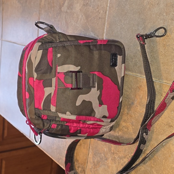 Lug infinity bag NWOT - Picture 2 of 12